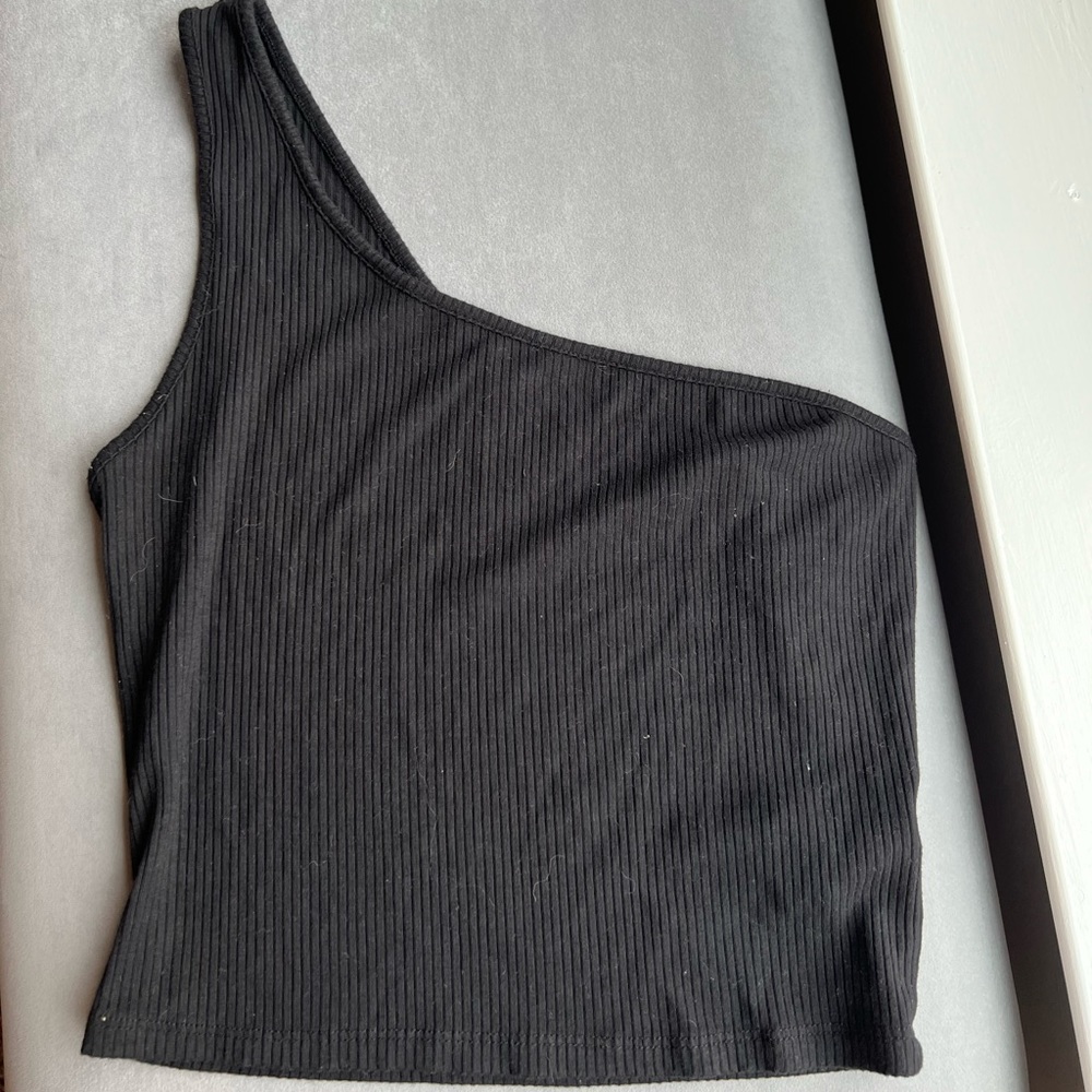 Black one shoulder crop top